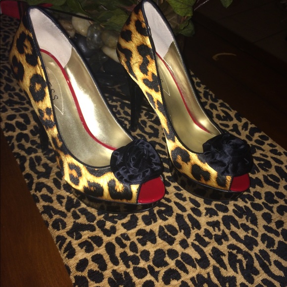 Guess leopard heels size 7 - Picture 3 of 10